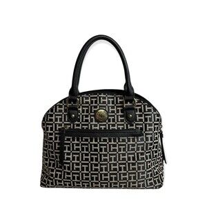 ❤️ Black Tommy Hilfiger purse ❤️